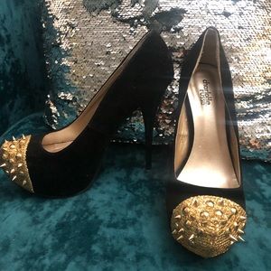 (5 for $25) Black and gold heels